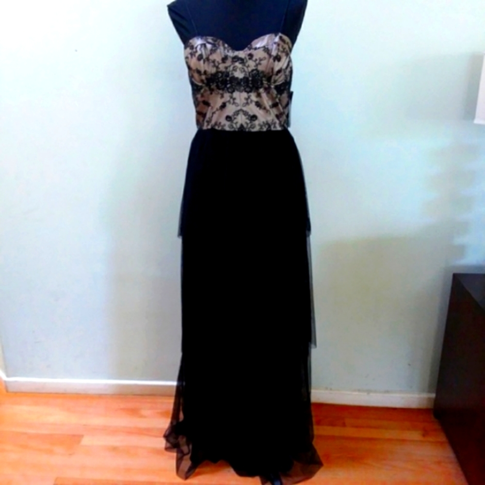 🆕️NWT Hailey ADRIANNA PAPELL Dress